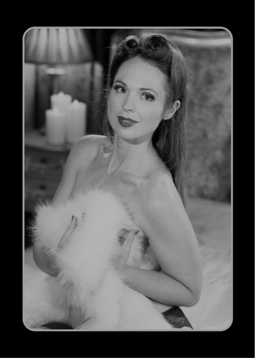 Black and White Boudoir Pinup 5x7 Greeting Card